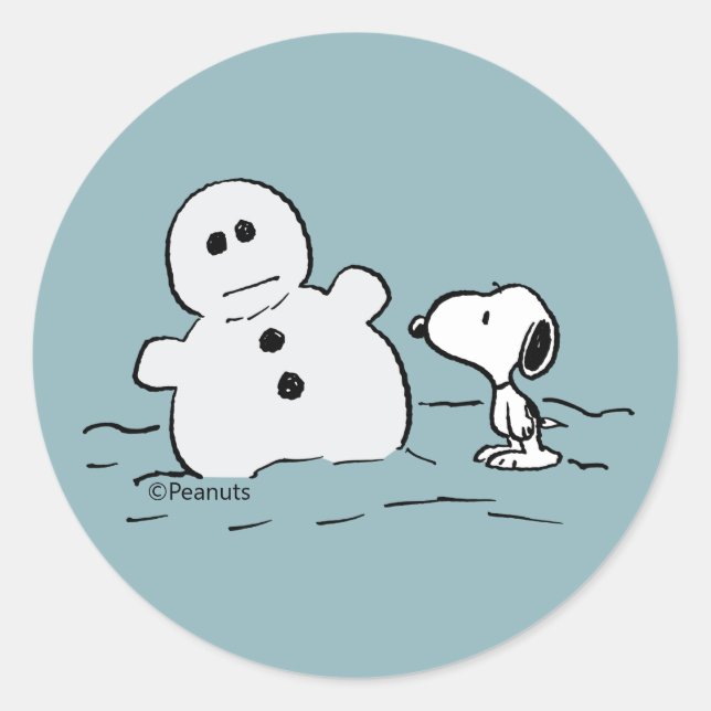 Sticker Rond Peanuts | Snoopy Builds A Snowman (Devant)