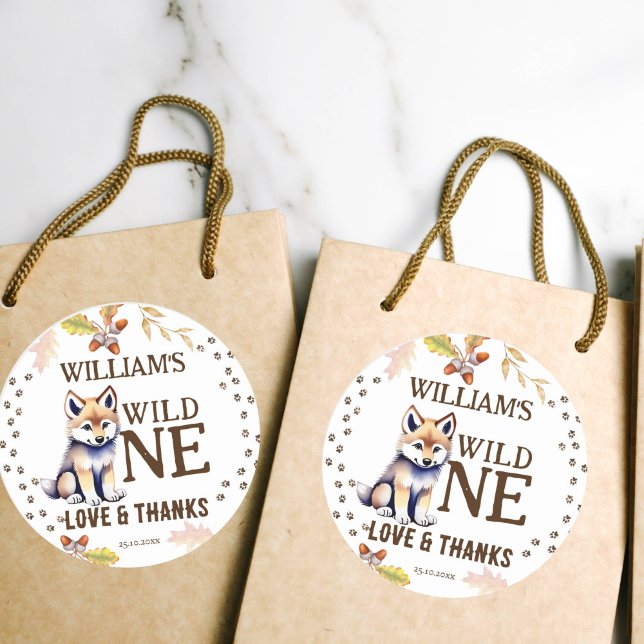 Sticker Rond Petit loup sauvage un bois fête d'anniversaire (Wild one cute fluffy wolf cub thank you favor stickers)
