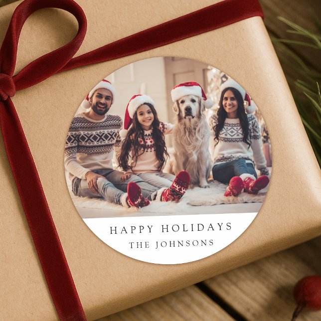 Sticker Rond Photo de Noël minimale | Portrait de famille moder (A Christmas family photo sticker label - perfect for gift wrapping or holiday card envelope seals)