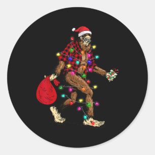Sticker Rond Pied De Fer Portant Le Pyjama Sasquatch De L'Arbre