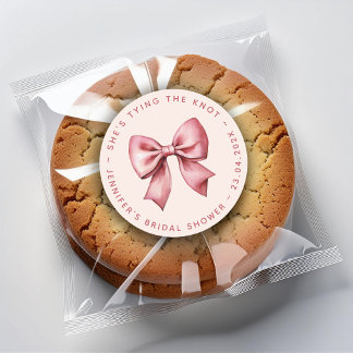 Sticker Rond Pink Bridal Shower Red Bow She's Tying the Knot