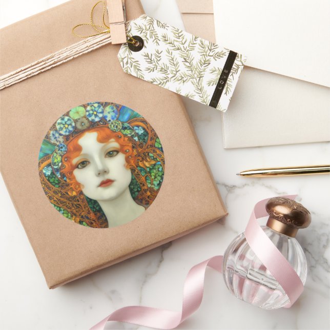 Sticker Rond Portrait d'une belle femme en verre tendu (Cadeaux)