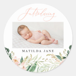Sticker Rond Présentation d'une faire-part de naissance florale
