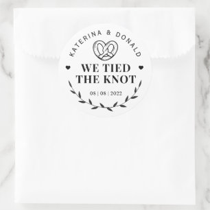 Sticker Rond Pretzel Nous Avons Lié Le Mariage De Knot