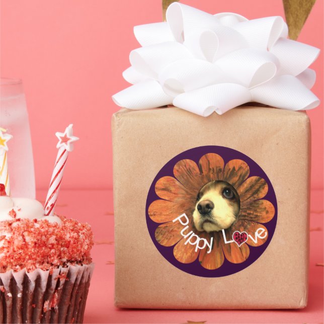 Sticker Rond Puppy Love Peeking d'une fleur (Fête)