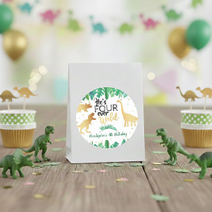 Sticker Rond Quatre Dinosaures Sauvages Boys 4e anniversaire