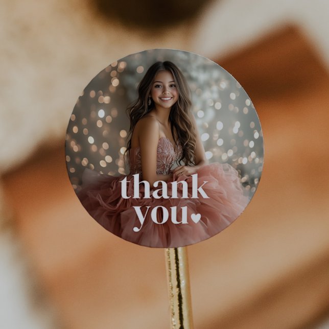 Sticker Rond Quinceañera minimaliste moderne (Zazzle Modern Minimalist Quinceañera Photo Classic Round Sticker)