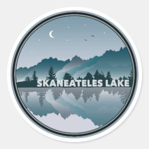 Sticker Rond Réflexion de Skaneateles Lake New York