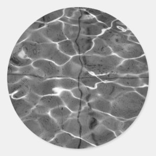 Sticker Rond Réflexions Légères Sur L'Eau : Noir & Blanc