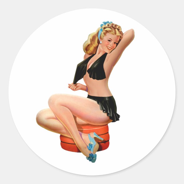 Sticker Rond Retro Blonde pin-up fille en mini-jupe noire (Devant)