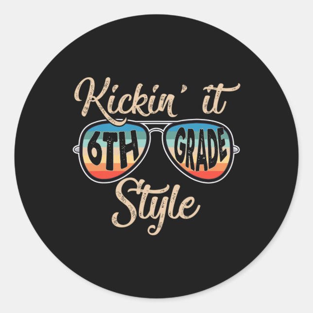Sticker Rond Retro Kickin It Enseignant De Style 6e Année Retou (Devant)