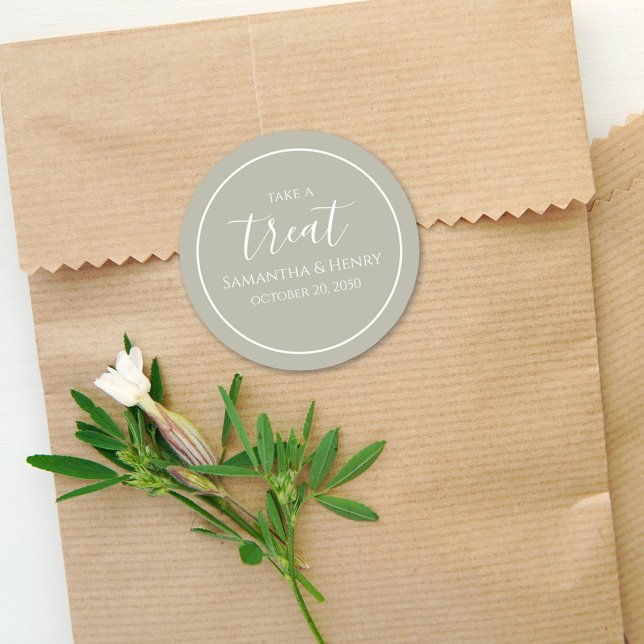 Sticker Rond Sage Green Mariage Simple Calligraphie Script Trea (Créateur téléchargé)