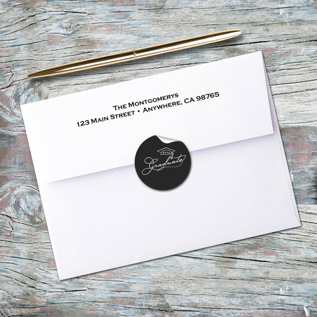 Sticker Rond Sceau élégant de l'enveloppe de graduation de scri (Elegant script 1-1/2" graduation envelope seals (more colors available))