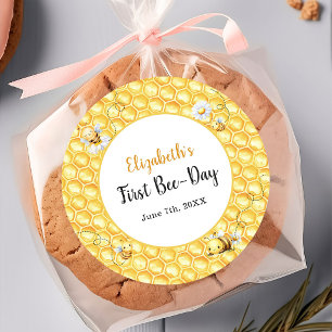 Sticker Rond Si Douce Pour L'anniversaire De L'abeille 