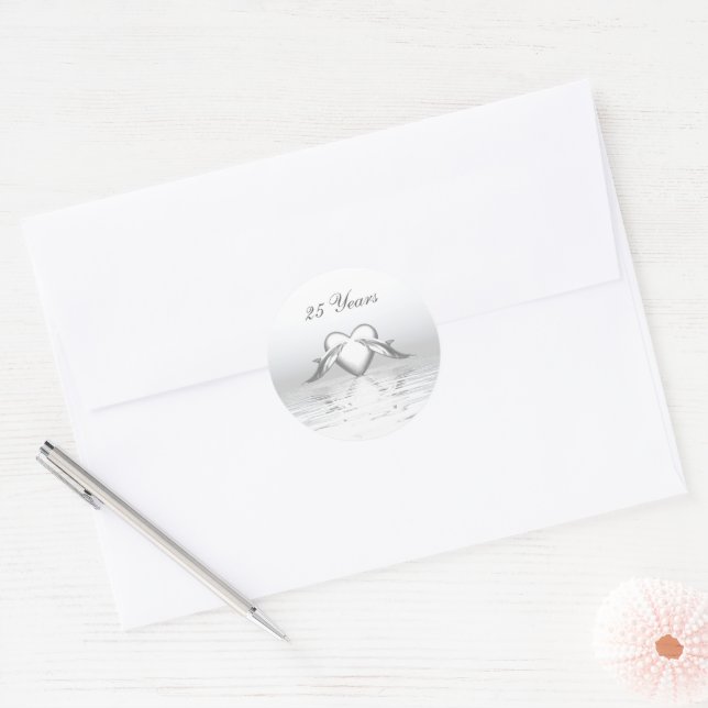 Sticker Rond Silver Anniversary Dolphins et Heart (Enveloppe)