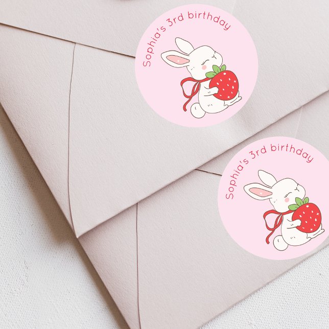 Sticker Rond Some Bunny Strawberry Birthday (Créateur téléchargé)