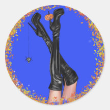 Sorcière de Halloween glamour avec jambes en talon