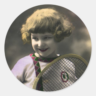 Sticker Rond Sports vintages, Bonne Fille tenant une raquette d