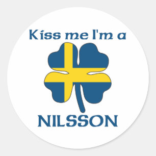 Sticker Rond Suédois personnalisé Kiss Me Je suis Nilsson