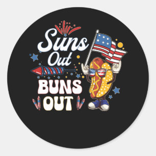 Sticker Rond Suns Out Buns Out Funny Hot Dog Patriotic USA 4th