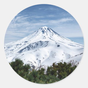 Sticker Rond Superbe paysage montagneux hivernal, enneigé