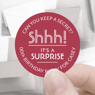 Sticker Rond Surprise fête d'anniversaire Shhh! Rouge et blanc