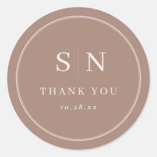 Sticker Rond Taupe Minimaliste et Chic Initiale de Mariage