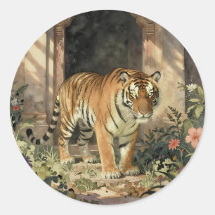 Sticker Rond Tigre Majestueux Marchant dans les Dunes Anciennes