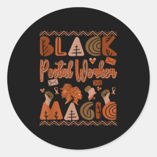 Sticker Rond Travailleur postal en costume noir fier de l'Afro