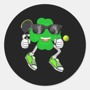 Sticker Rond Trèfle jouant au tennis lutin chapeau St. Patrick
