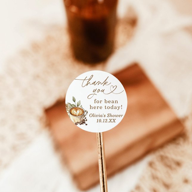 Sticker Rond Un Bébé Brasse Du Baby shower De Café (Créateur téléchargé)