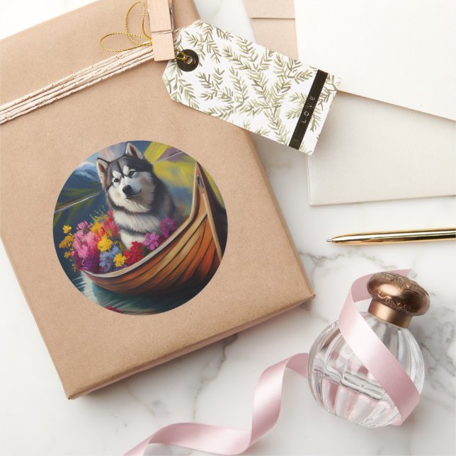 Sticker Rond Un chien malamué de l'Alaska à la pagaie : une ave (Cadeaux)