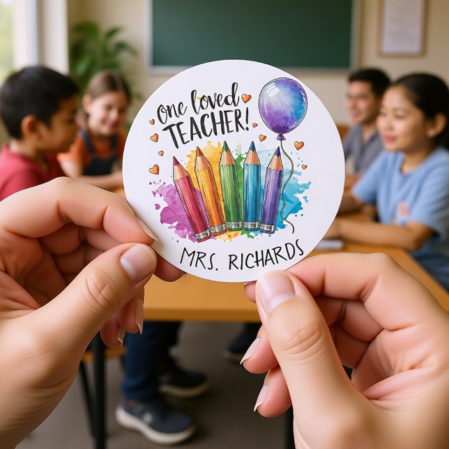 Sticker Rond Un enseignant aimé Cadeau de Merci personnalisé (One Loved Teacher Personalised Thank You Gift Classic Round Sticker)