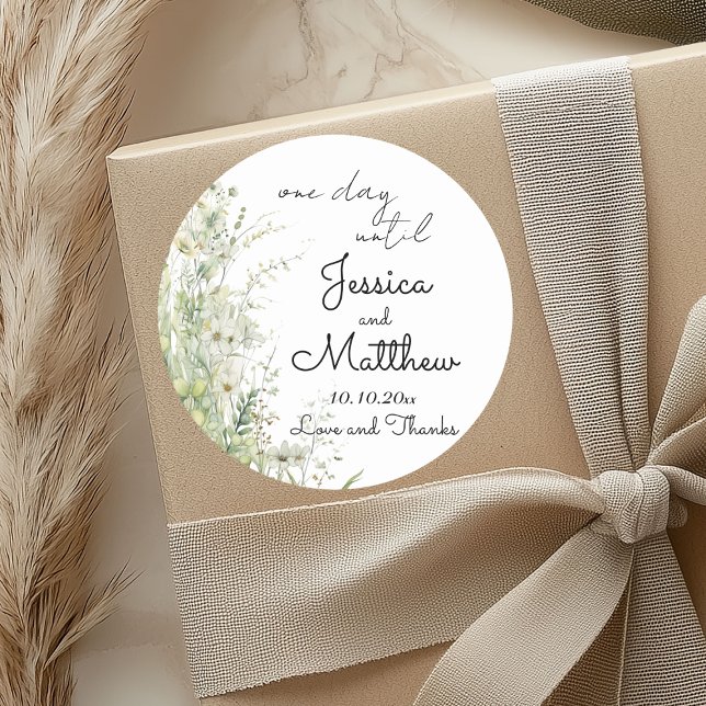 Sticker Rond Un jour jusqu'à Dusty Sage Green Flowers Mariage (Créateur téléchargé)