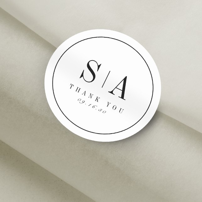 Sticker Rond Un monogramme sophistiqué minimaliste faveur de ma (Sophisticated monogram minimalist wedding favor classic round sticker)