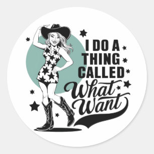 Sticker Rond Une cow-girl qui frappe une pose difficile
