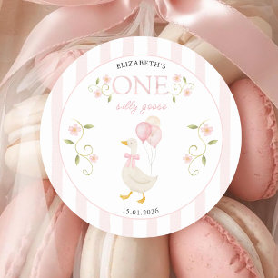 Sticker Rond Une fille d'une anse d'oie idiote 1er anniversaire