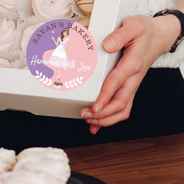Sticker Rond Une Jolie Femme Moderne Douce Boulangerie Fabriqué (Créateur téléchargé)