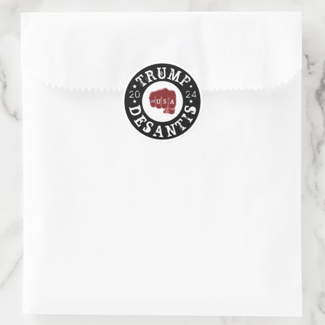 Sticker Rond USA Fist Tattoo Trump DeSantis 2024 (Sac)