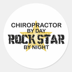 Sticker Rond Vedette du rock de chiroprakteur par nuit