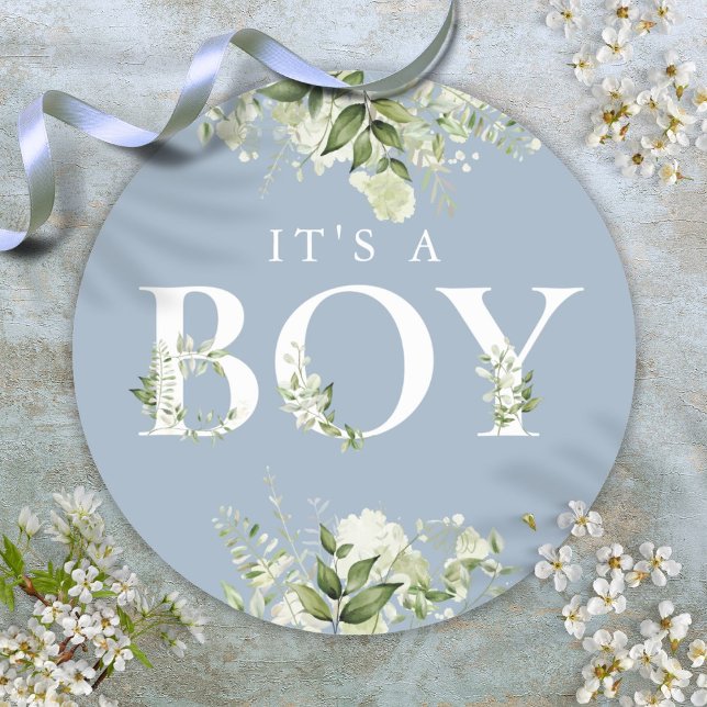 Sticker Rond Vert Floral Dusty Bleu C'est un Baby shower garçon (Greenery Floral Dusty Blue Its A Boy Baby Shower Classic Round Sticker)