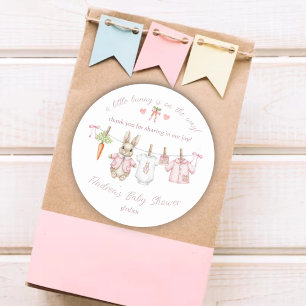 Sticker Rond Vêtements de fille lapin mignon sur fil à linge Ba