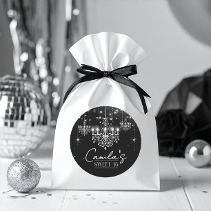 Sticker Rond Vieux Hollywood B & W Chandelier Sweet 16 ID1108