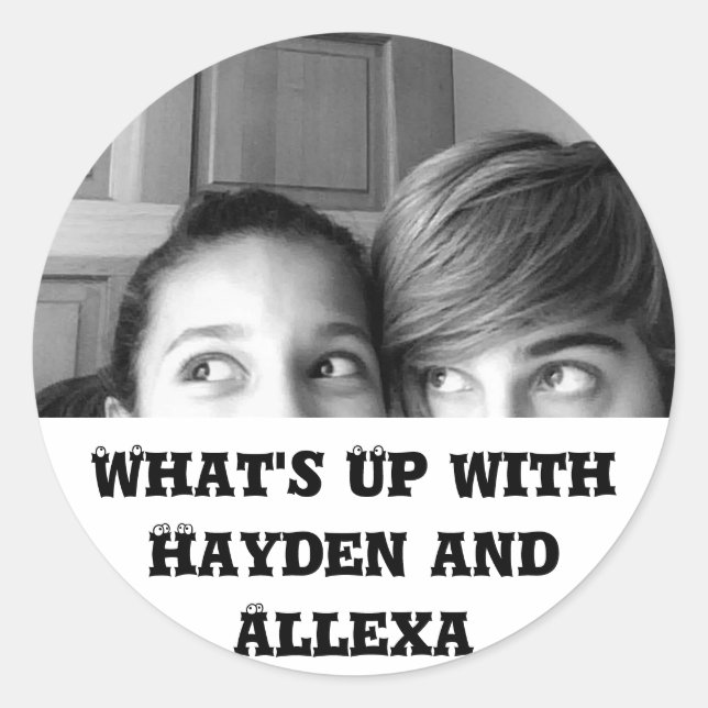 Sticker Rond What's Up with Hayden et Allexa (Devant)