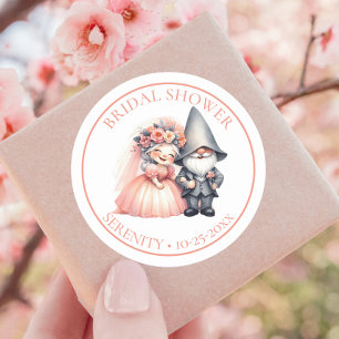 Sticker Rond Whimsical Gnome Bride & Groom Fête des mariées Fav