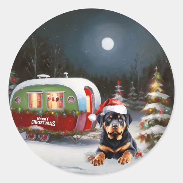 Sticker Rond Winter Rottweiler Caravan Christmas Adventure (Devant)