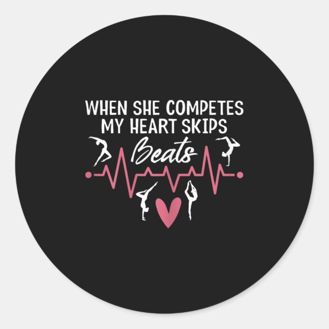 Sticker Rond Womens When She Competes My Heart Skips Beats Prou (Devant)