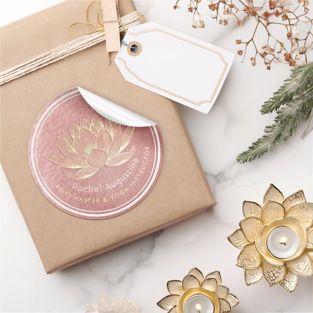 Sticker Rond YOGA Studio Méditation Reiki Instructeur Gold Lotu (Créateur téléchargé)