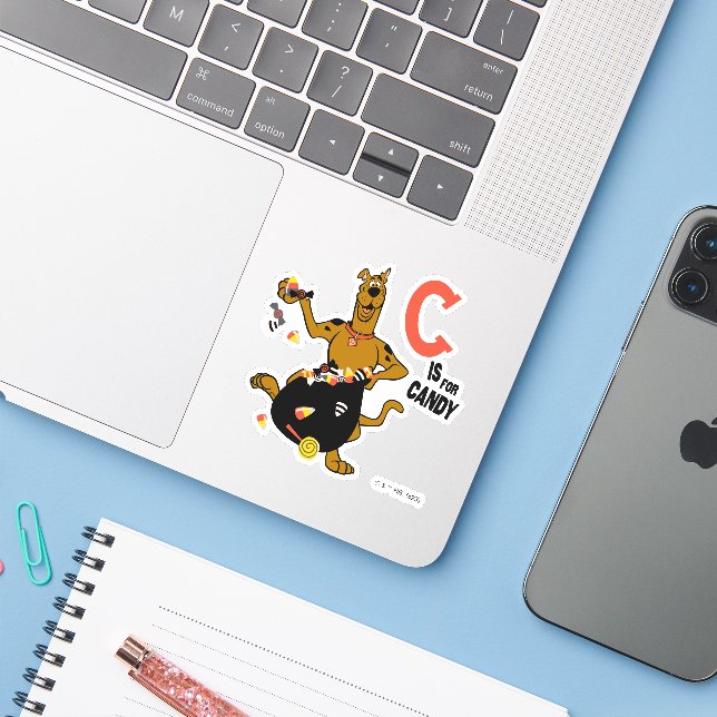 Sticker Scooby-Doo | C est pour Candy (Ordinateur portable avec iPhone)