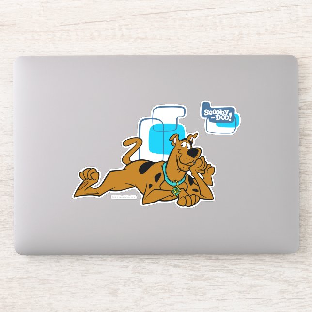 Sticker Scooby-Doo Carré Rétro Couché (Ordinateur)